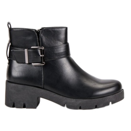 Kayla Schwarze Arbeiter auf der Plattform