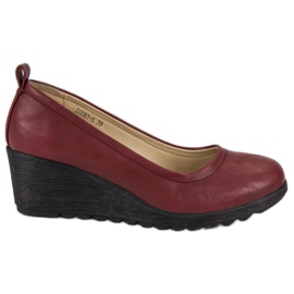 J. Star Rote Pumps auf einem Keil