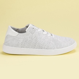 Bequeme Sportschuhe weiß