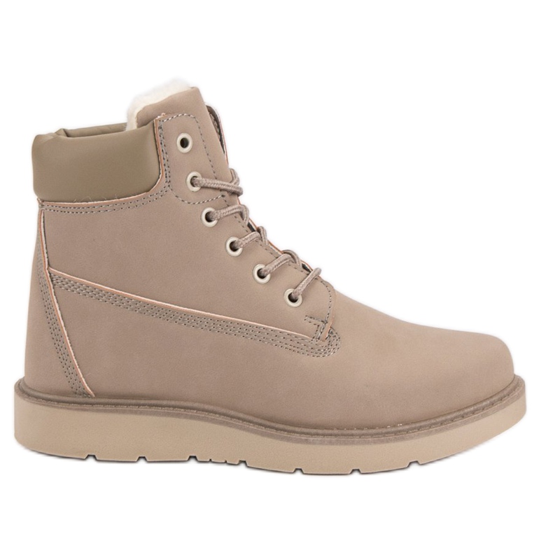 Trapper auf der Plattform braun