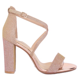 Sandalen auf dem rosa Pfosten NC791 Champagner