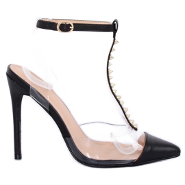 Pumps auf einem schwarzen transparenten KK06 Black