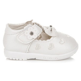 Hausschuhe in Herzen weiß