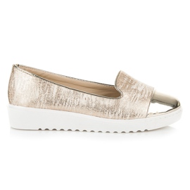 Nio Nio Goldene Lords auf der Plattform