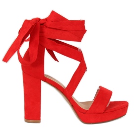 Rote Sandalen auf der Plattform NC805 Red