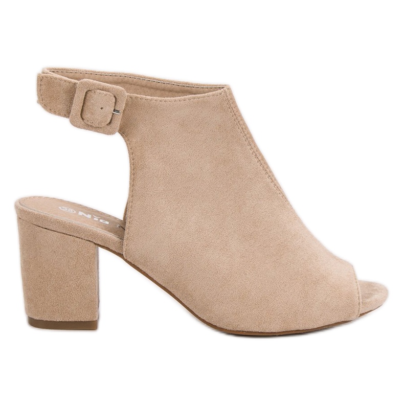 Nio Nio Gebaute Sandalen an einer Bar braun