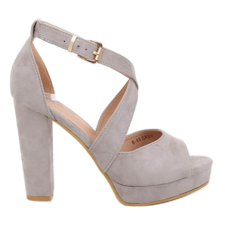 Sandalen auf der grauen Plattform B-88 Grey