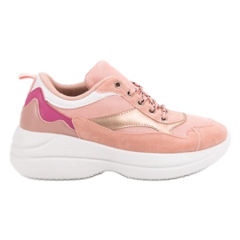 Modische Schuhe auf der Plattform rosa