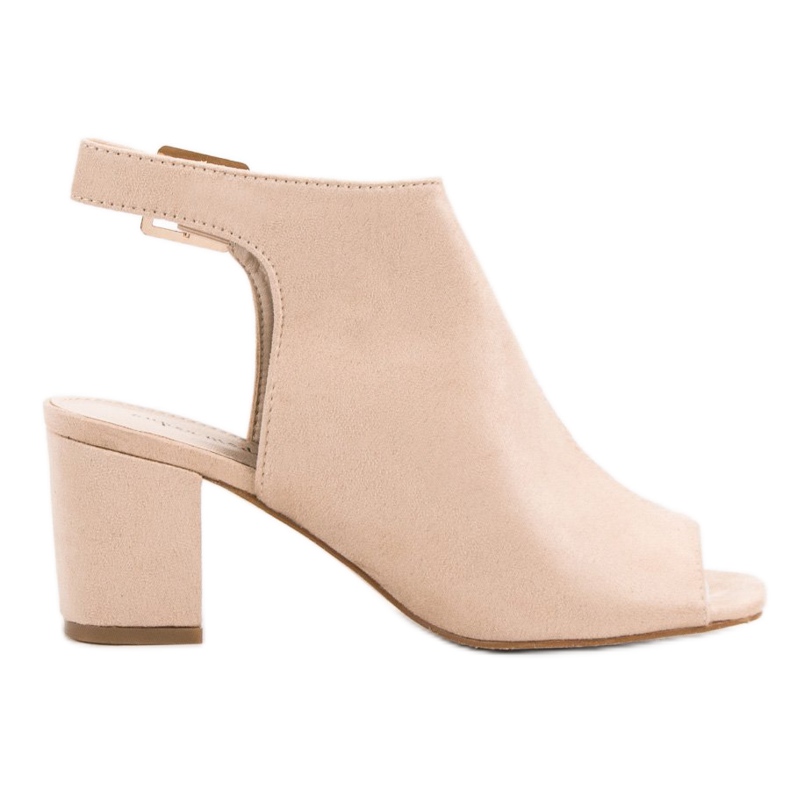 Super Mode Gebaute Sandalen an einer Bar braun