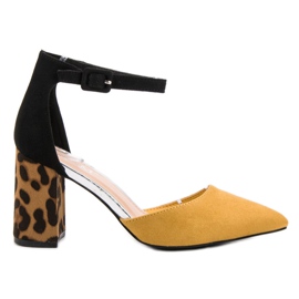 Cm Paris Pumps in Szpic-Mode gelb