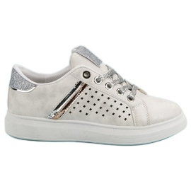 Modische Sportschuhe grau