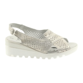 Goldene Damensandalen auf dem Keil Filippo 729