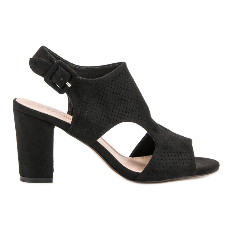 Durchbrochene Sandalen auf einem Pfosten schwarz