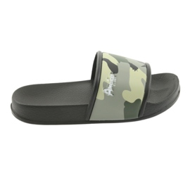 Grüne Camouflage-Slipper mit American Club-Profil schwarz