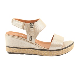 Keilsandalen Badura 4750 goldener Cappuccino