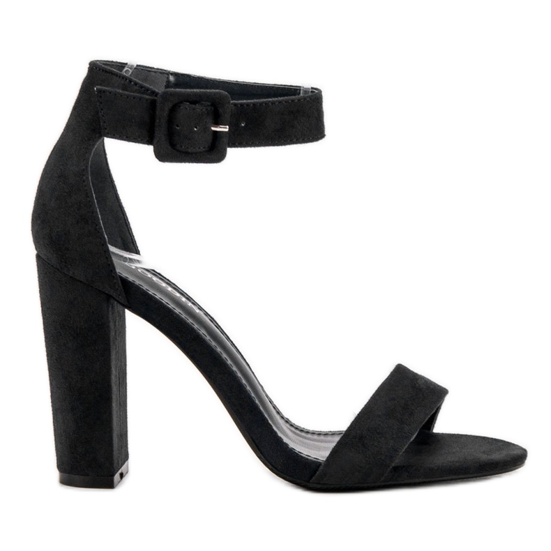 Goodin Sandalen an einer Bar schwarz