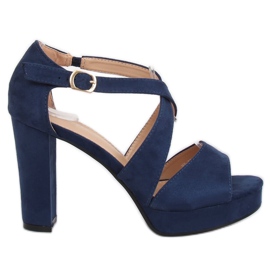 Sandalen auf der marineblauen VV-23 Blue-Plattform