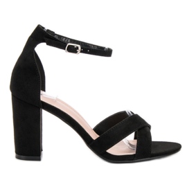 Ideal Shoes Sandalen an einer Bar schwarz