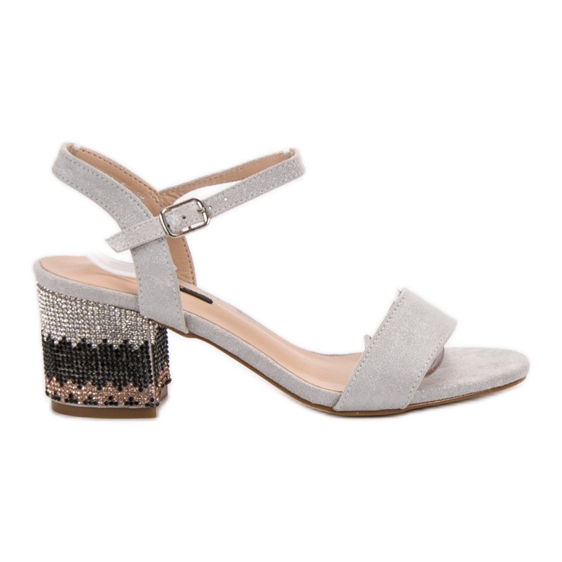 SDS Sandalen an einer Bar grau