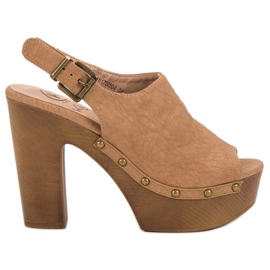 Kylie Gebaute Sandalen auf der Plattform braun