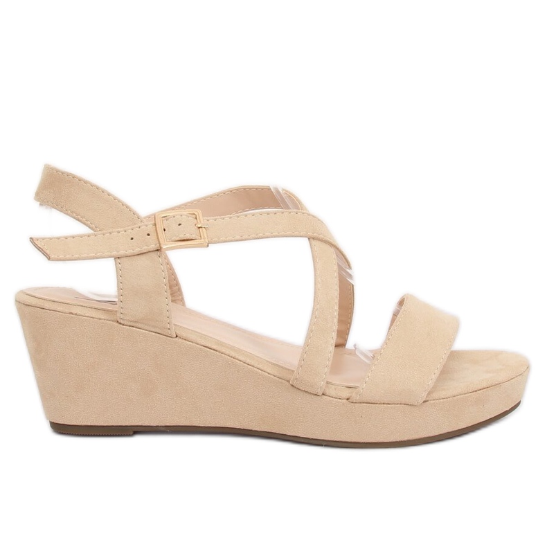 Sandalen auf einem niedrigen Keil beige K-3 Beige