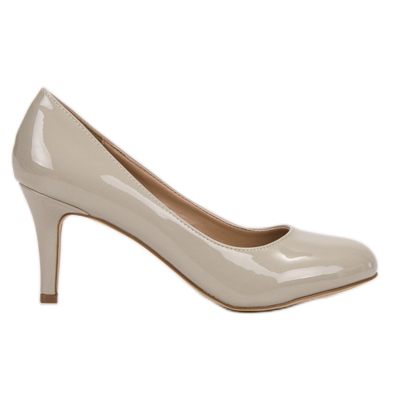 Small Swan Lackierte Pumps an einer Nadel beige