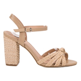 Geflochtene VICES Sandalen braun