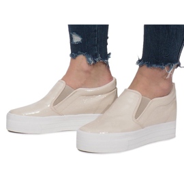 Lackierte Sneakers On Wedge KB-125 Beige