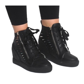 Sneakers mit durchbrochenem Keilabsatz HQ881 Schwarz