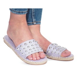 Violette Hausschuhe mit Mocate-Nieten