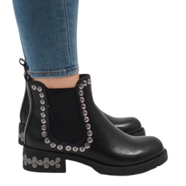 SDS Schwarze isolierte Stiefel mit Nieten 7387-PA