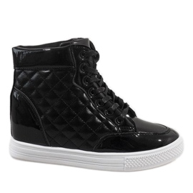Schwarze Sneaker mit Steppkeil DD478-1