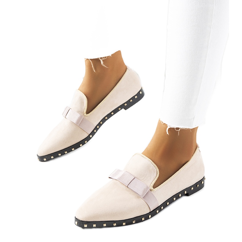 Rosa Brogues mit B12-12 Nieten