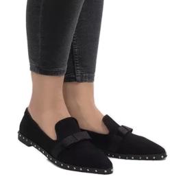 Schwarze Slipper mit B12-12 Nieten