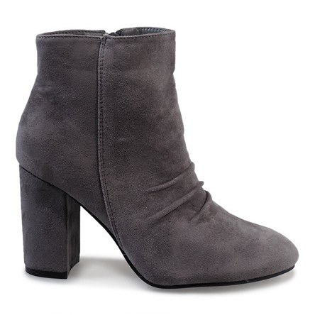 Graue Wildleder-Stiefeletten am 0M803-Posten