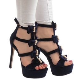 Marineblaue Sandalen auf einem M249-Absatz aus Wildleder