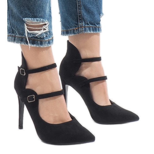 Schwarze Stiefel auf einem hohen Absatz 6613-5