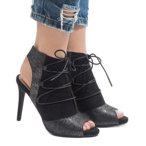 Schwarze offene Stiefel auf einem HF168-3 Absatz