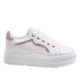 Weiße Sneaker auf der BM1980-Plattform