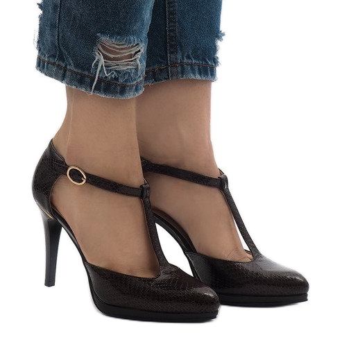 Braune Pumpen an der A509-22-2-Säule