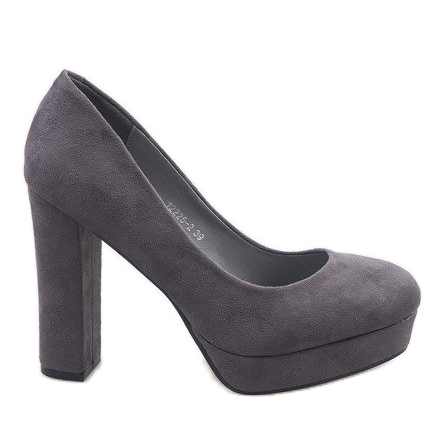 Graue Wildlederpumps an der Säule 12225-2