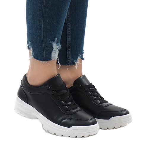 Schwarze Sportschuhe 6255