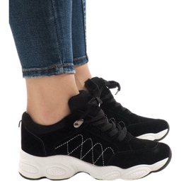 Schwarze W5 Turnschuhe