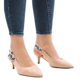 Pinke Pumps auf einem HD-33-Absatz rosa