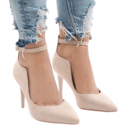 Beige Pumps auf einem B-54 Absatz