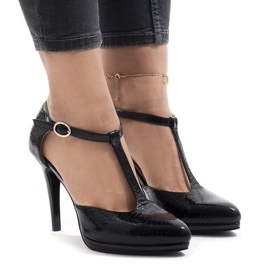 Schwarze Pumpen an der A509-22-2-Säule