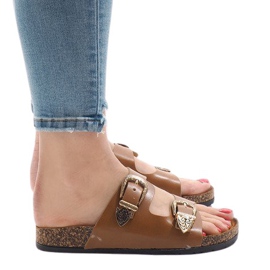 Kamel Hausschuhe mit Schnallen 7018-PL braun