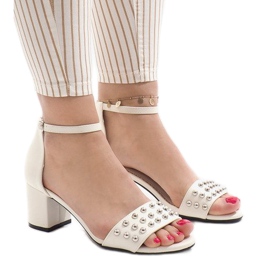 Weiße Sandalen mit hohen Absätzen 173-856