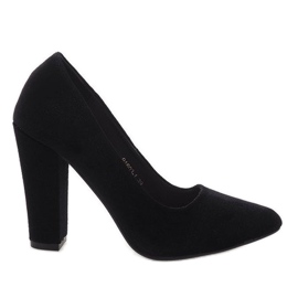 Schwarze Velourspumps an der Säule 91603-1