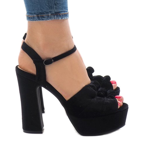 Schwarze Sandalen auf der Post Wildleder 8256-1